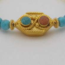 Cargar imagen en el visor de la galería, Pulsera de Turquesa y Citrino con dije de Turquesa y Coral.