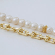 Cargar imagen en el visor de la galería, Collar doble de Perla y cadena con dijes de Ojo Protector y Mandala. Aretes a juego incluídos