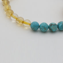 Cargar imagen en el visor de la galería, Pulsera de Turquesa y Citrino con dije de Turquesa y Coral.