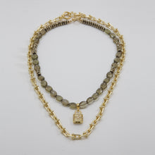 Cargar imagen en el visor de la galería, Collar doble de Cuarzo Ahumado y Hematita con dije de Candado. Aretes a juego incluídos.