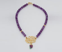 Cargar imagen en el visor de la galería, Collar de Amatista con dije de Olas con Rubí Zoisita. Aretes a juego incluídos.