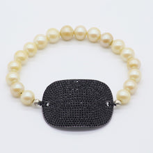 Load image into Gallery viewer, Pearl bracelet with Spinel pendant.