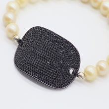 Load image into Gallery viewer, Pearl bracelet with Spinel pendant.