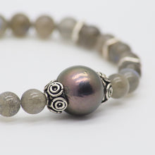 Cargar imagen en el visor de la galería, Pulsera de Perla gris y Labradorita.