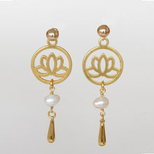 Load image into Gallery viewer, Long earring with Lotus Flower, Pearl and Drop