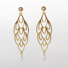 Load image into Gallery viewer, Long leaf earring with small pearl.
