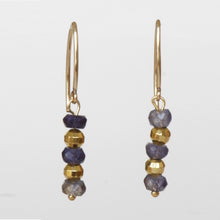 Cargar imagen en el visor de la galería, Arete de Iolita y Hematita.