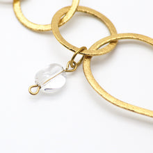 Cargar imagen en el visor de la galería, Collar largo cadena y Cuarzo Transparente. Aretes a juego incluídos.