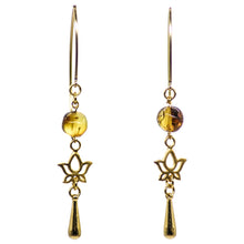 Cargar imagen en el visor de la galería, Arete de Ámbar con dije de Flor de Loto.