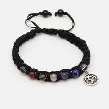Cargar imagen en el visor de la galería, Pulsera 7 chakras. Piedras semipreciosas y Plata. Negra