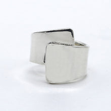 Cargar imagen en el visor de la galería, Anillo minimalista ajustable de solapa.