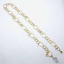 Cargar imagen en el visor de la galería, Collar largo cadena y Cuarzo Transparente. Aretes a juego incluídos.