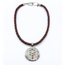 Cargar imagen en el visor de la galería, Gargantilla de cuero con dije de Flor de la Vida.