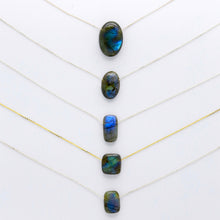 Cargar imagen en el visor de la galería, Collar de cadena con Labradorita.