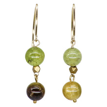 Load image into Gallery viewer, Garnet earring.