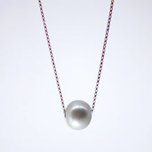 Load image into Gallery viewer, Chain necklace with white Pearl pendant.