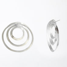 Cargar imagen en el visor de la galería, Arete de aros concéntricos- mate