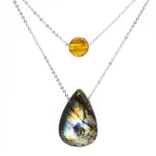 Cargar imagen en el visor de la galería, Collar de cadena doble con Labradorita y Ámbar.