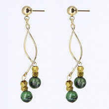 Load image into Gallery viewer, Spiral earring with Chrysoprase.