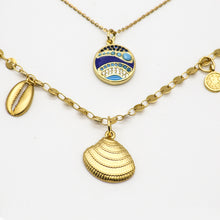 Cargar imagen en el visor de la galería, Collar de cadena doble con dijes pequeños.