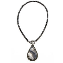 Cargar imagen en el visor de la galería, Collar de Hematita con dije de Calcedonia y Hematita.