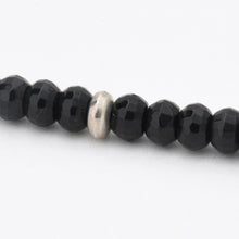 Cargar imagen en el visor de la galería, Collar doble de cadena y Ónix con dijes de Árbol de la Vida y Ojo Protector. Aretes a juego incluídos.