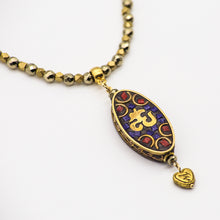 Cargar imagen en el visor de la galería, Collar Hematita con dije Coral y Lapislázuli.