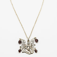 Cargar imagen en el visor de la galería, Collar de cadena con Ángel y Granate.