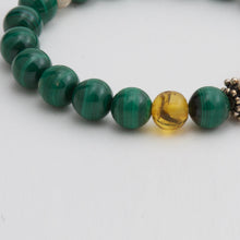Load image into Gallery viewer, Malachite and Amber Bracelet.