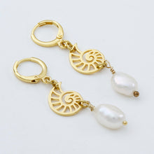 Cargar imagen en el visor de la galería, Collar doble de cadena y Perla, con dijes NAMASTÉ y barra. Aretes a juego incluídos.