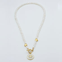 Cargar imagen en el visor de la galería, Collar de Perla con dije Sol. Aretes a juego incluídos