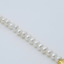 Cargar imagen en el visor de la galería, Collar de Perla con dije Sol. Aretes a juego incluídos