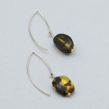 Load image into Gallery viewer, Leather Choker with Amber charm. Matching earrings included.