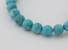 Cargar imagen en el visor de la galería, Pulsera de Turquesa con dije de Ágata y Coral.